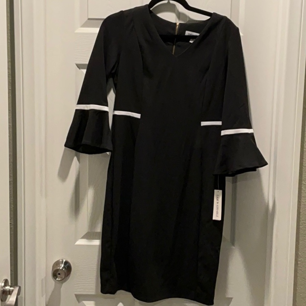Elegant Black Dress with Flared Sleeves NEW